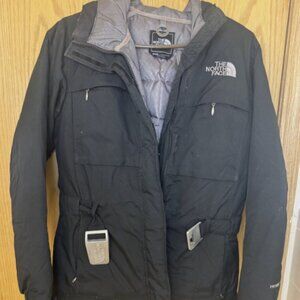 THE NORTH FACE JACKET WOMENS SIZE S. BLACK. PRE OWNED